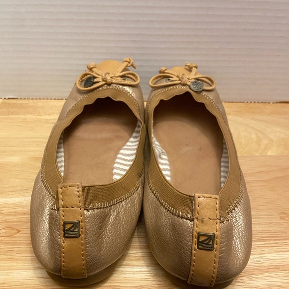 Sperry Top Sider Camel Ballet Flats with Bow Accent and Logo Tag. - Picture 3 of 6